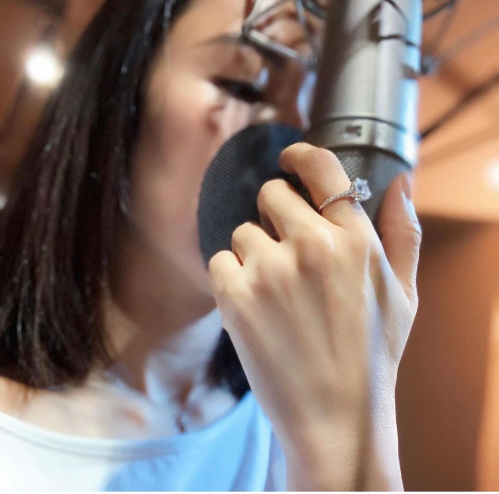 李施嬅去年宣佈獲圈外男友求婚，但婚禮日子未定，預計將會於疫情過後舉行。